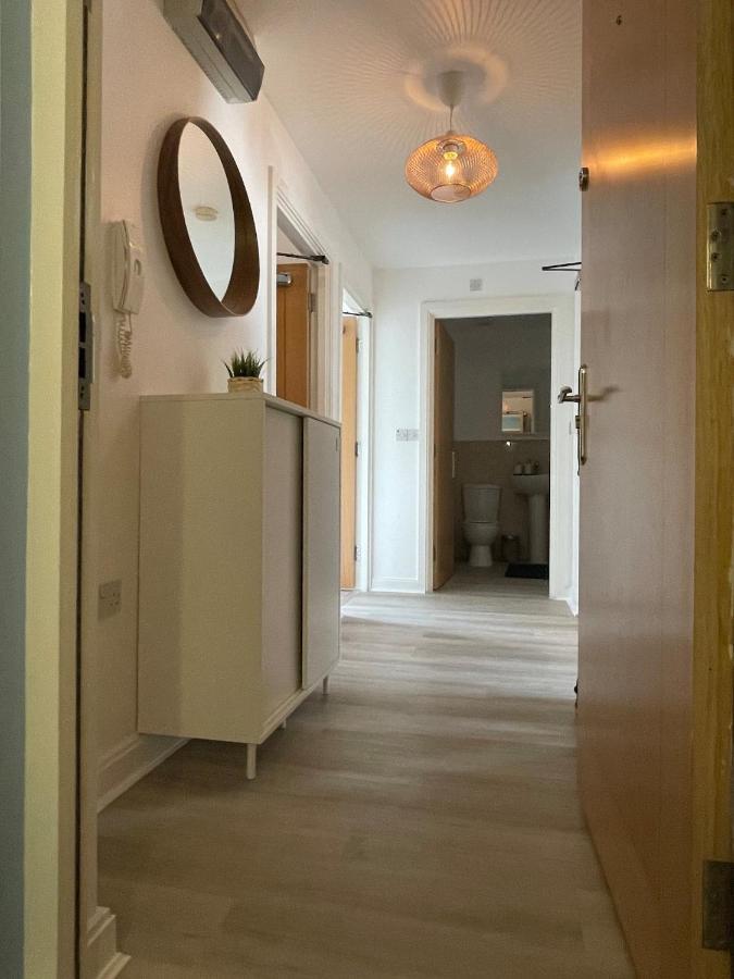 Family Friendly Maritime Apartment Суонси Экстерьер фото