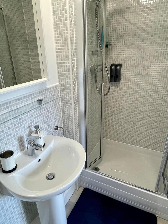 Family Friendly Maritime Apartment Суонси Экстерьер фото